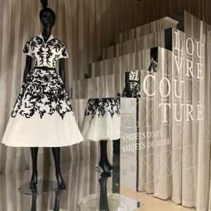 Private tour Louvre Couture Intro